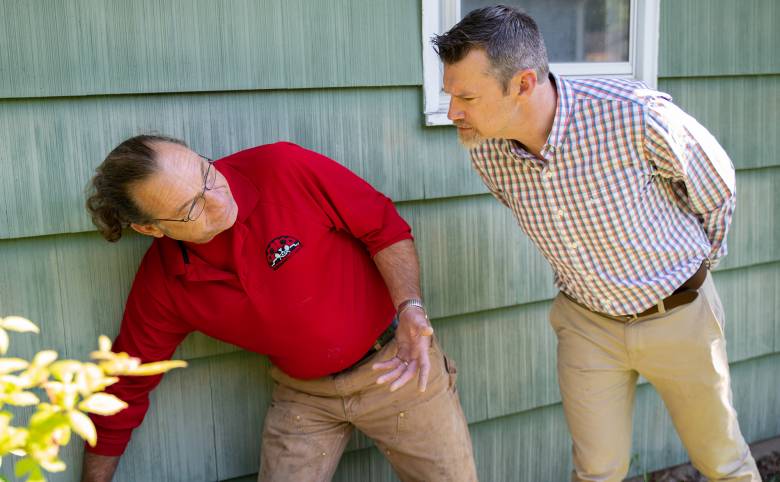 Mouse inspection with a customer